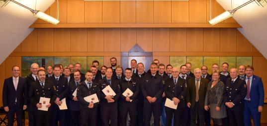Feuerwehrmänner der VG Alzey-Land geehrt