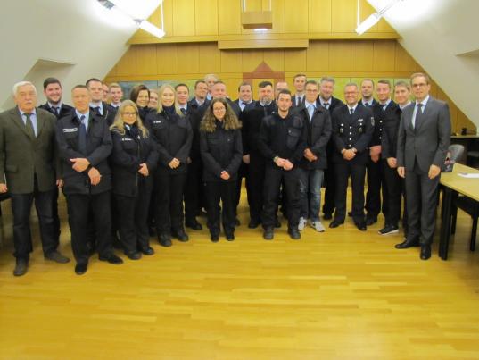 Per Handschlag zum Dienst verpflichtet