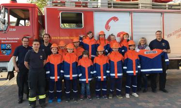Neue Jacken für die Jugendfeuerwehr Bechtolsheim