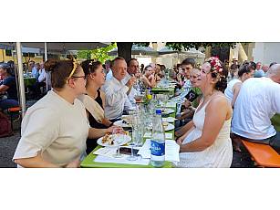Weinprobe mit Prominenz